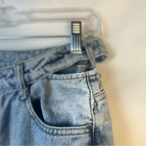 Dazy Wide Leg Women’s Jeans with hip cutout size M - Picture 4 of 9